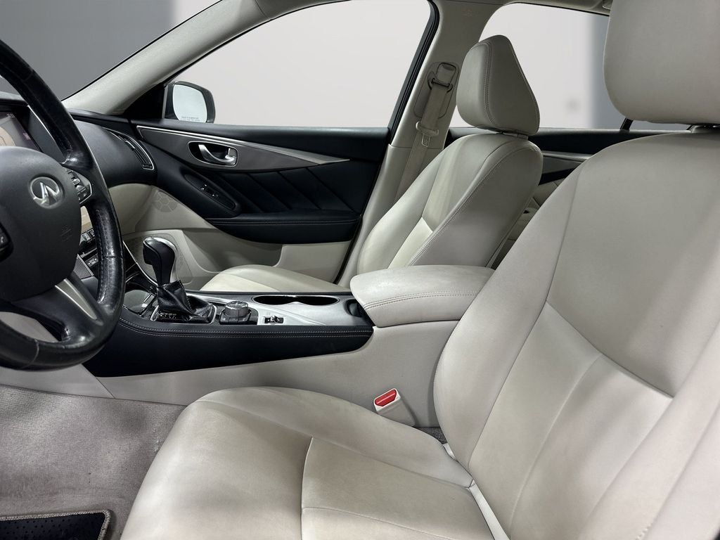 2015 INFINITI Q50 Base