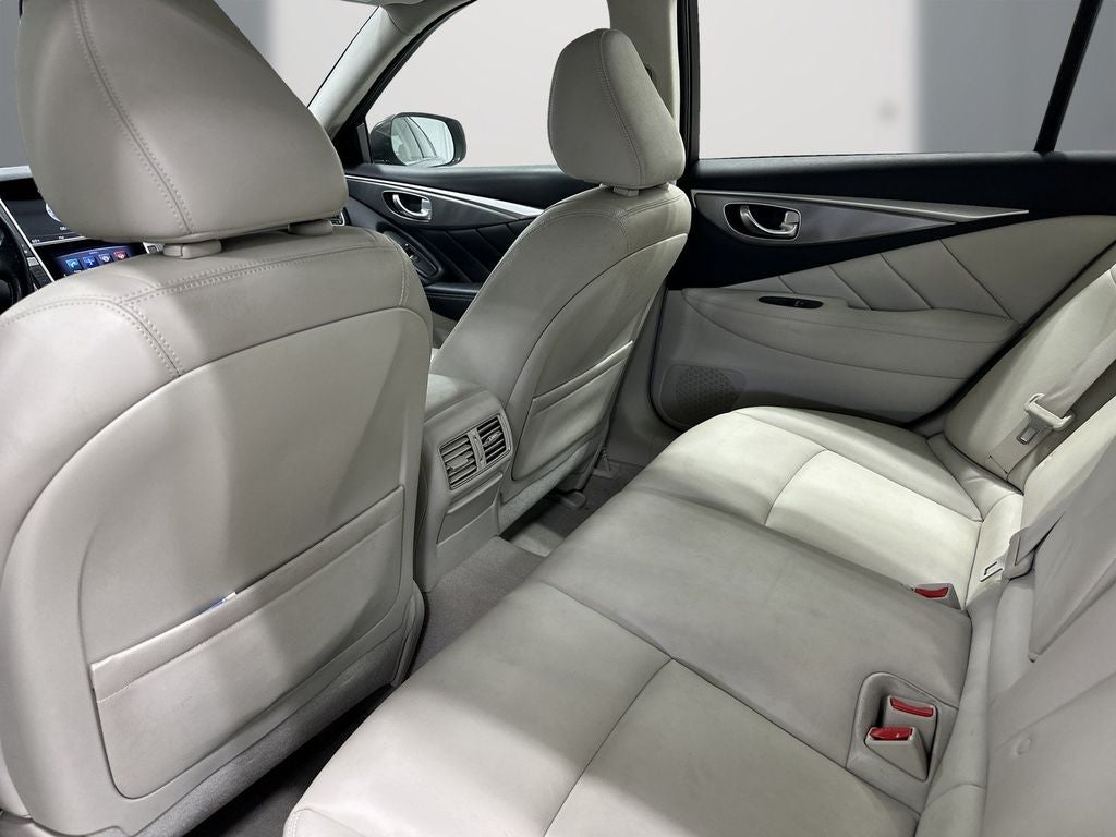 2015 INFINITI Q50 Base