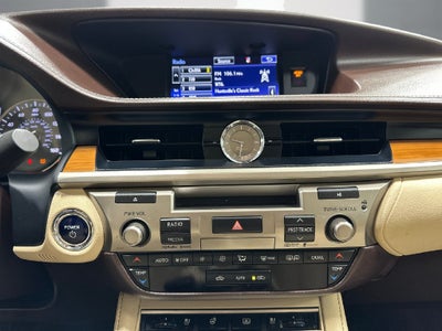2016 Lexus ES 300h
