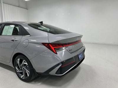 2025 Hyundai Elantra Hybrid Limited