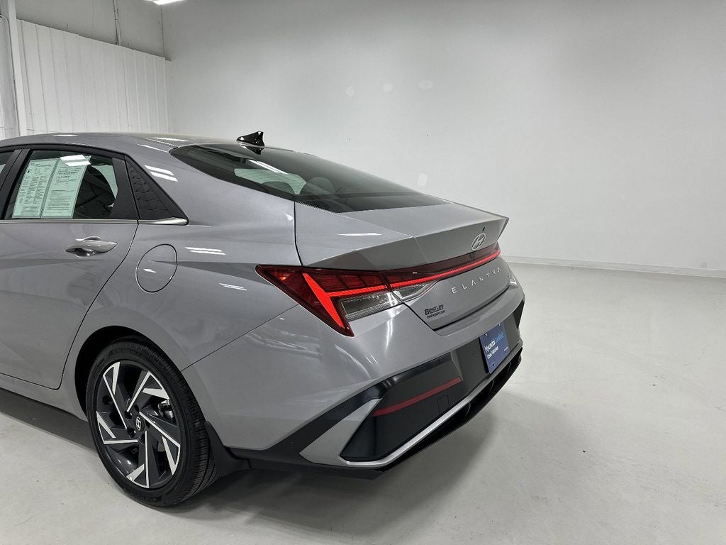 2025 Hyundai Elantra Hybrid Limited