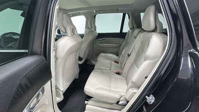 2020 Volvo XC90 T6 Momentum
