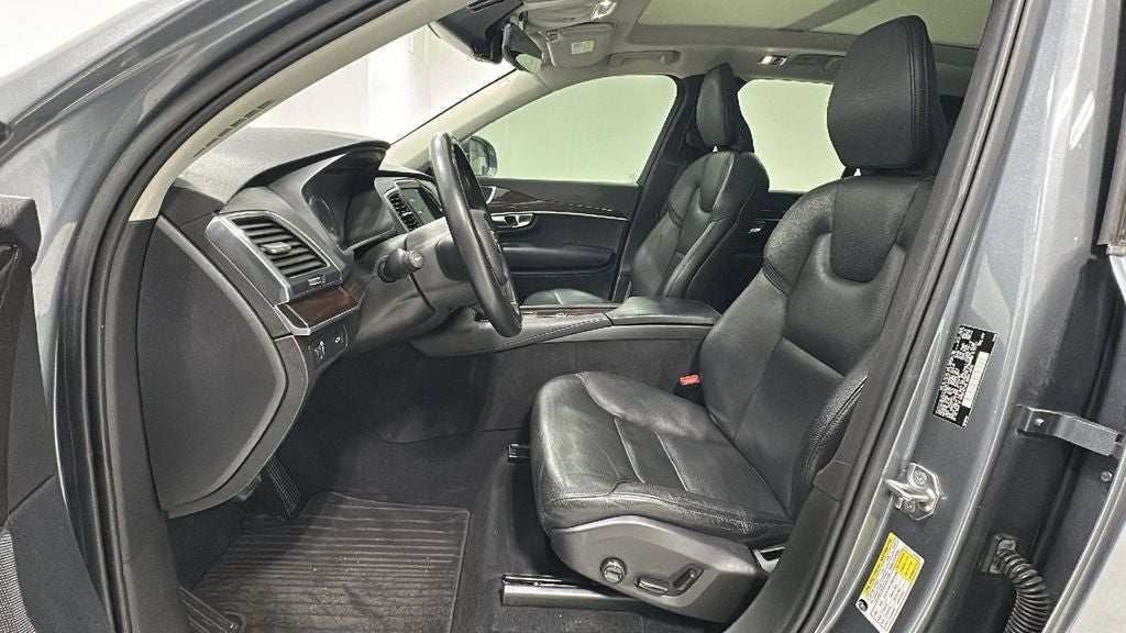 2019 Volvo XC90 T6 Momentum