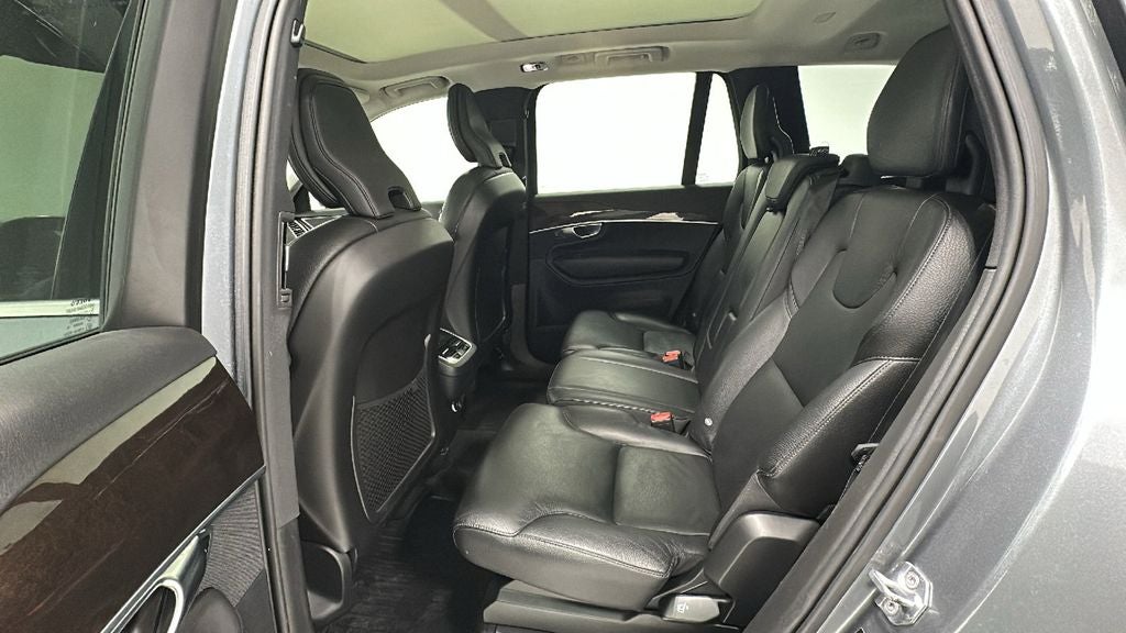 2019 Volvo XC90 T6 Momentum